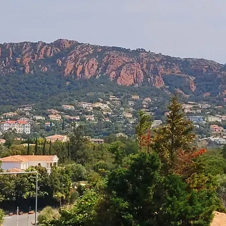 Grand Studiot2 à Pierre Et Vacances Cap Estérel Appartement Saint-Raphaël