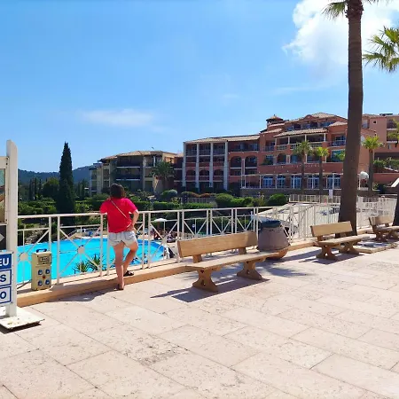 Grand Studiot2 A Pierre Et Vacances Cap Esterel Апартаменти